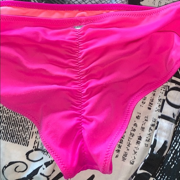 pink full bikini - Picture 2 of 4